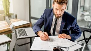 How to Calculate After Tax Income in the UK on a £100000 Salary